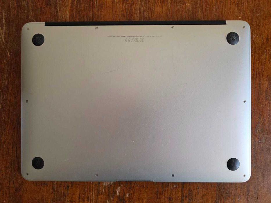 MacBook Air 13 (Early 2015) / i5