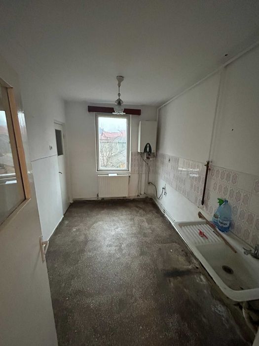 Apartament 2 camere decomandat – de vânzare