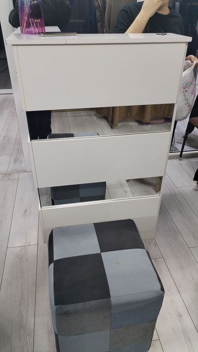 Зеркало срочно продоется