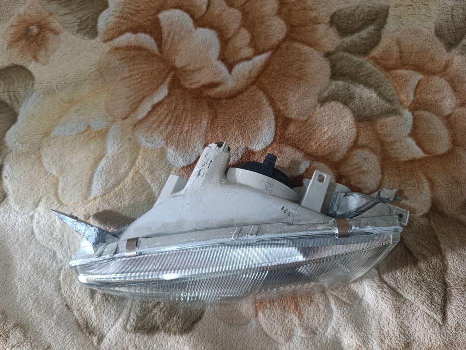 Фара на Мицубиси кольт