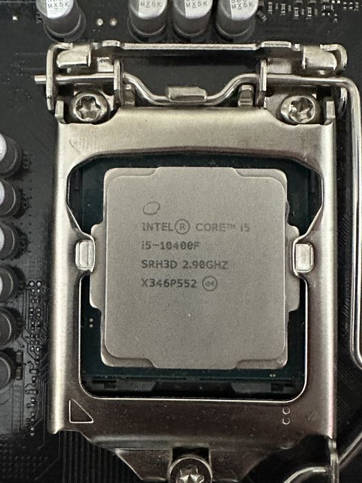B560 + I5 10400F
