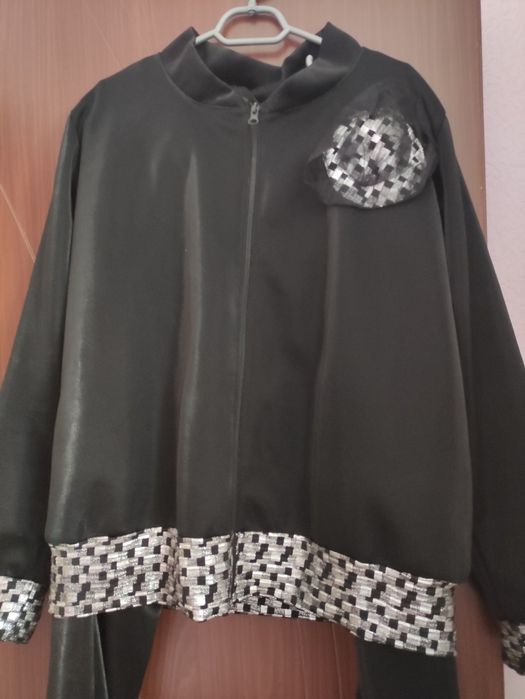 Спортно елегантен дамски комплект.