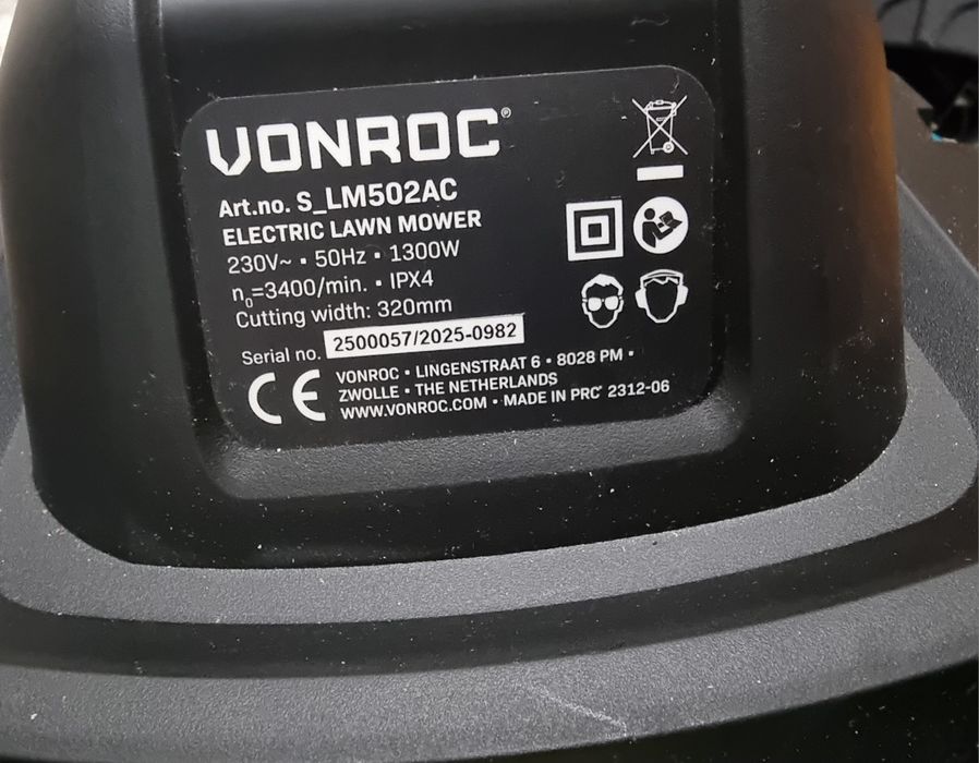 Електрическа косачка Vonroc 1300w