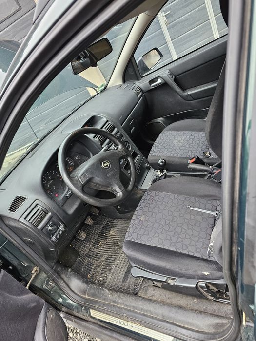 -Vând opel astra