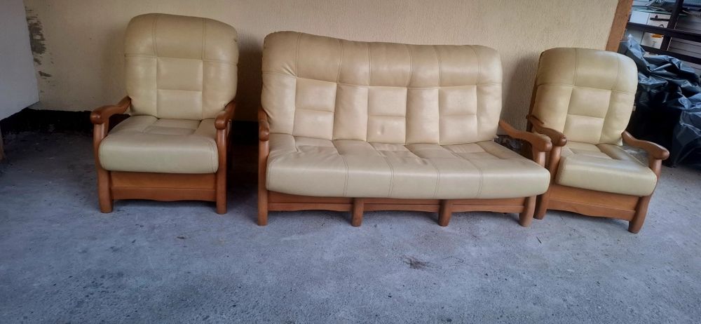 Set canapea piele si lemn masiv + 2 fotoli.