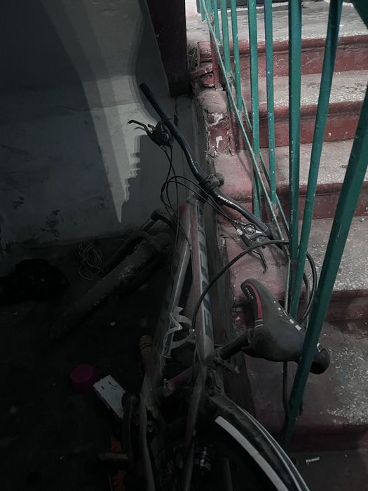 Продам велик Передний покрышки нету