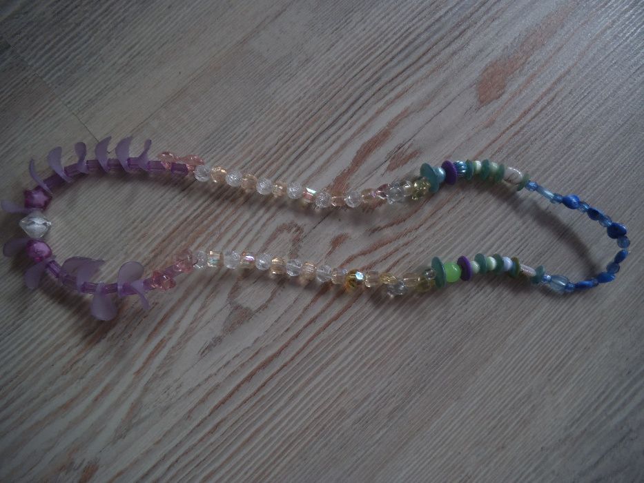 Дамски гердани от мъниста