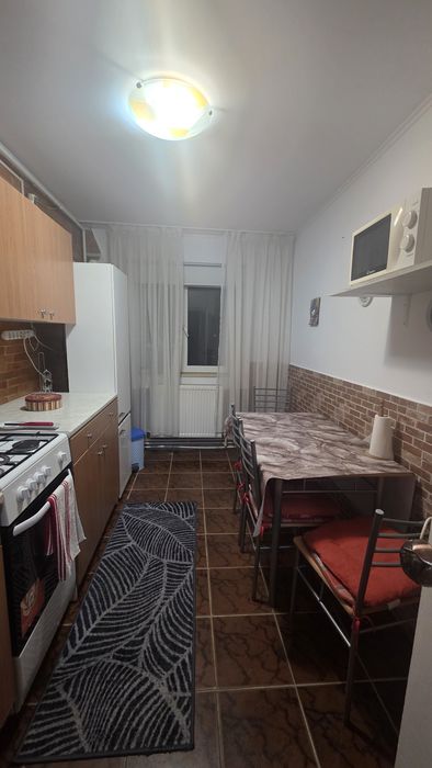 Apartament spre închiriere 3 camere