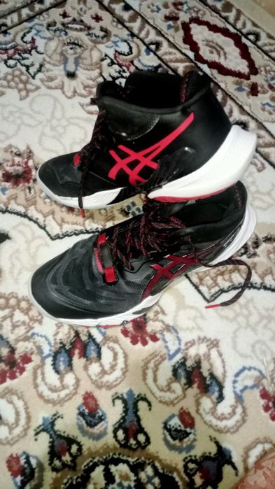 Продажа кроссовок