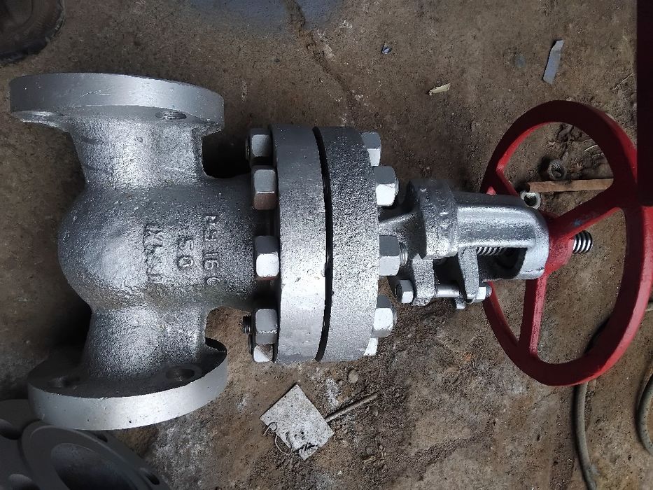 Barcha turdagi sharavoy kran, zadvishka, klapanlar mavjud