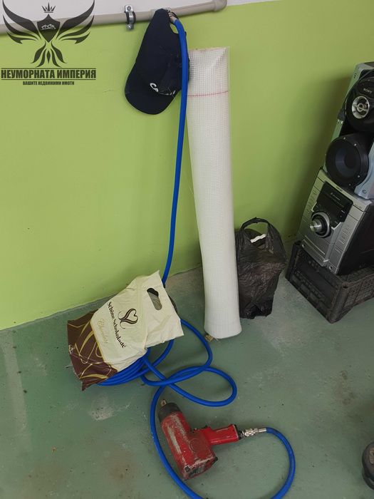 Под наем помещение склад 120кв и земя 1000кв в гр.Асеновград