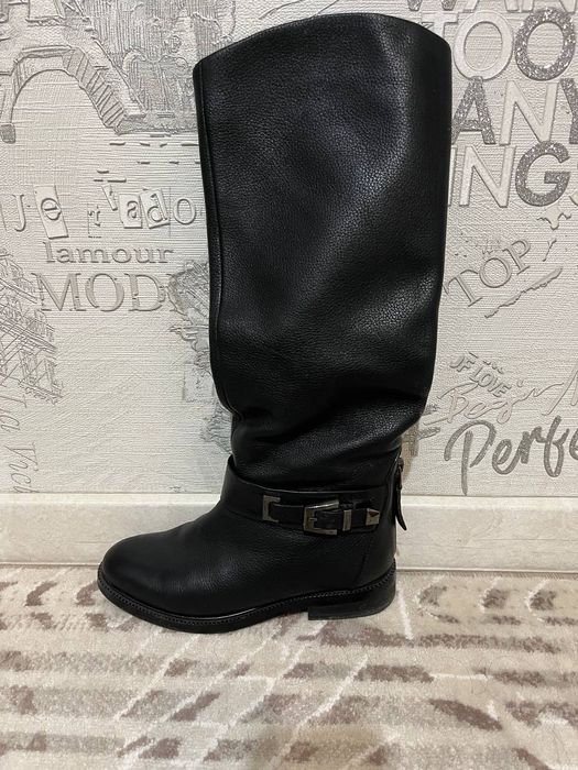 Продам зимние сапоги