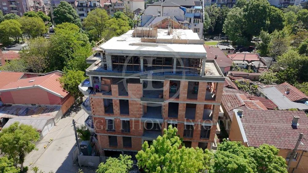 Реф. 911 Двустаен Кючук Париж в строеж / Малка Сграда