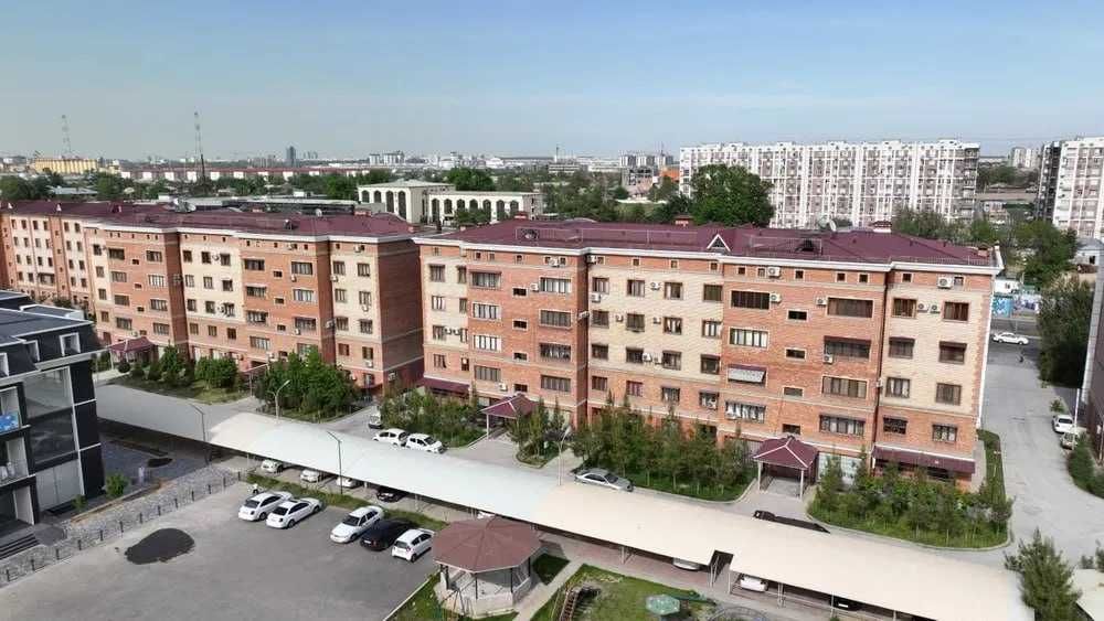 Perspektiva Комнаты: 5 Площадь: 152  евро пентхаус ул Фергана Йули ;