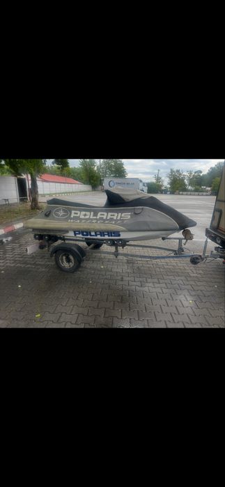 Vand jetsky defect cu peridoc aproape nou