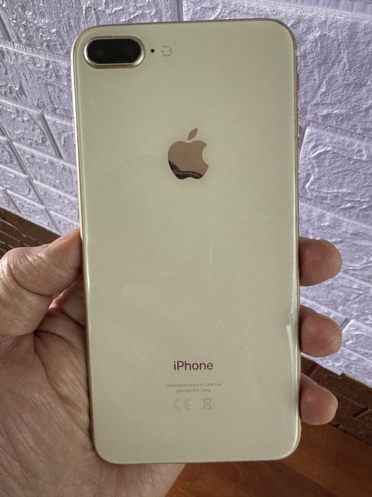 Iphone 8 Plus  64g  akb  78 %