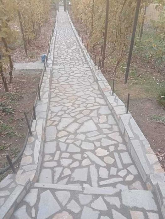 Piatră Naturală Premium pentru Curți și Terase