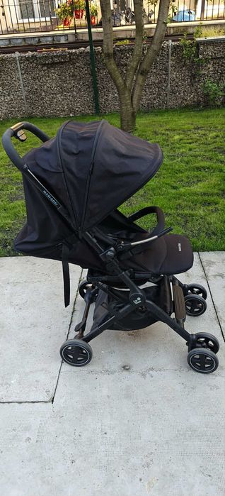 Carucior Maxi Cosi Lara 2 Negru - 300 RON