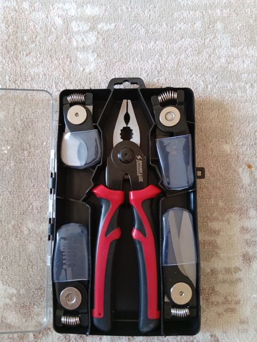 Плоскогубцы 5 в 1