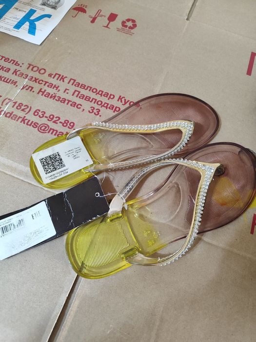 Сланцы женские новые