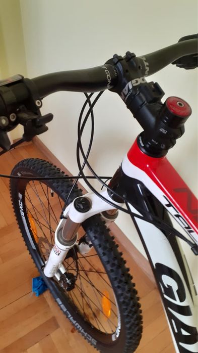 Bicicletă MTB Giant Talon 3 – 29” – frâne hidraulice – stare foarte bună