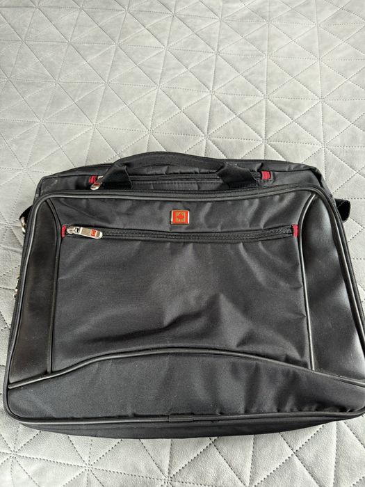 Чанти за лаптоп Case Logic