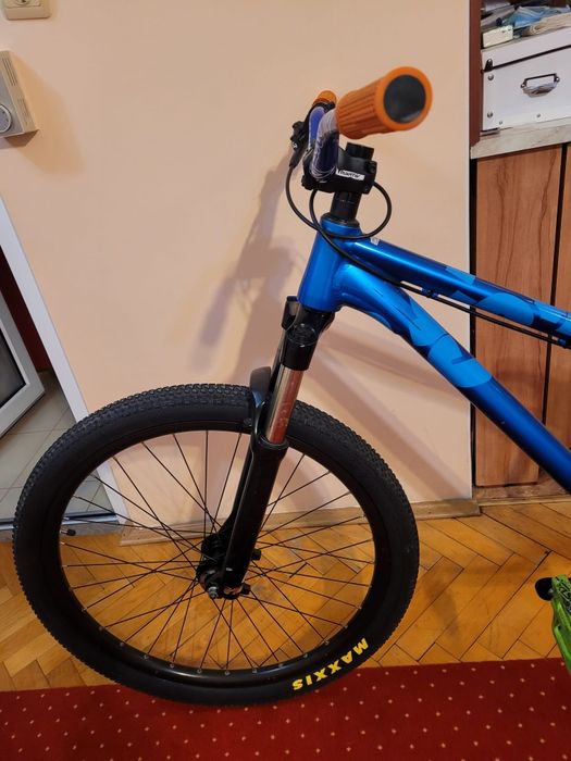 Vînd bicicleta Dirt jumper Canyon