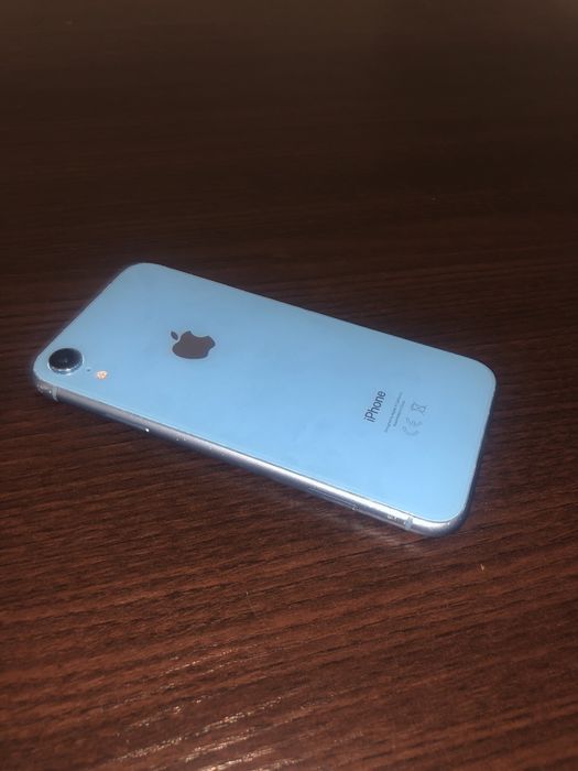iPhone xr  64 гб