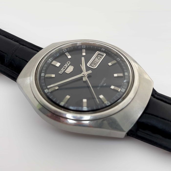 Seiko 5 мъжки автоматичен часовник с кожена каишка