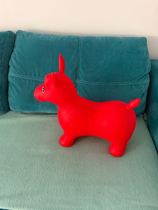 Calut gonflabil de sărit