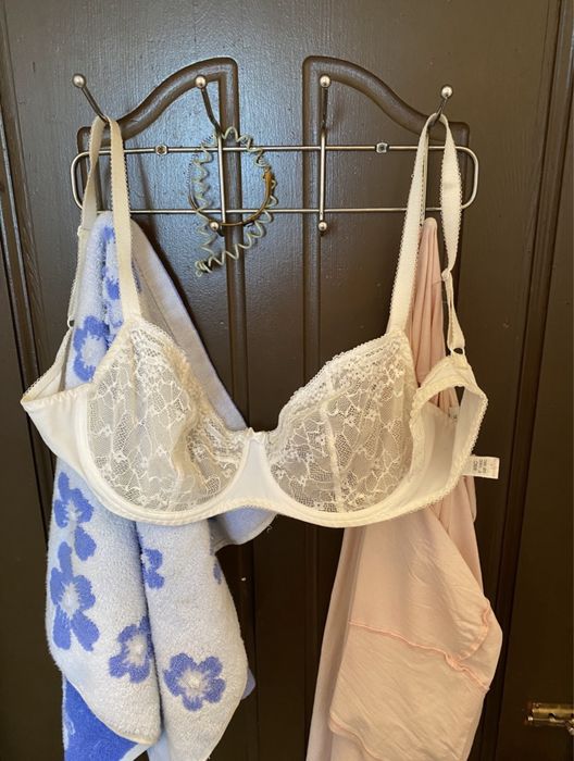 Отдам бюстгальтер