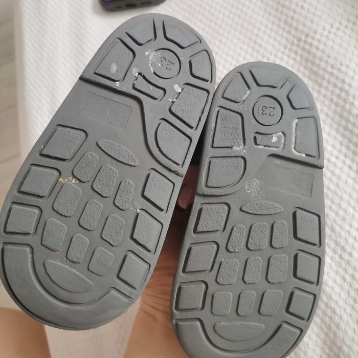 Отдам даром детскую обувь