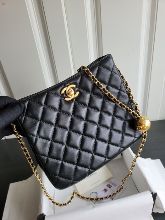 CHANEL  premium  quality !!
