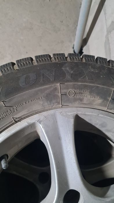 Комплект шин с дисками на nissan cefiro