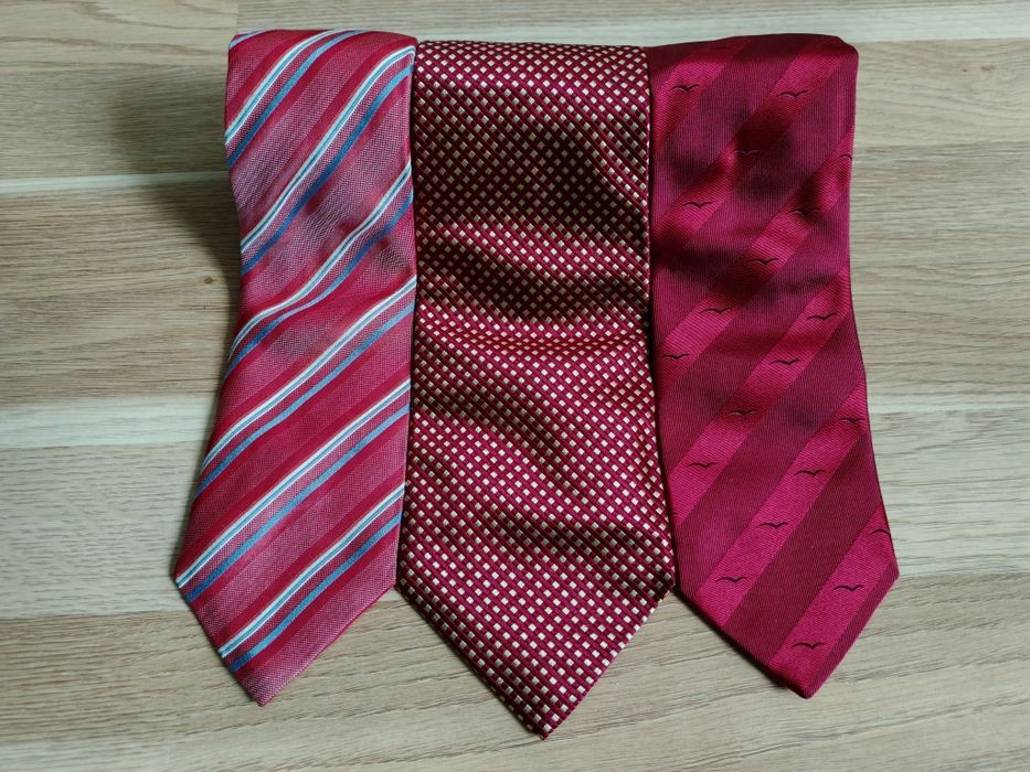 Червени копринени вратовръзки 1