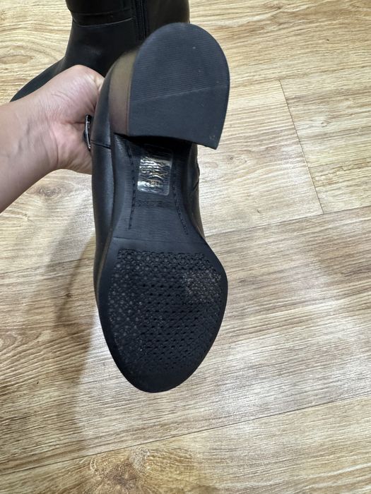 Продам кожаные сапоги 37 го размера