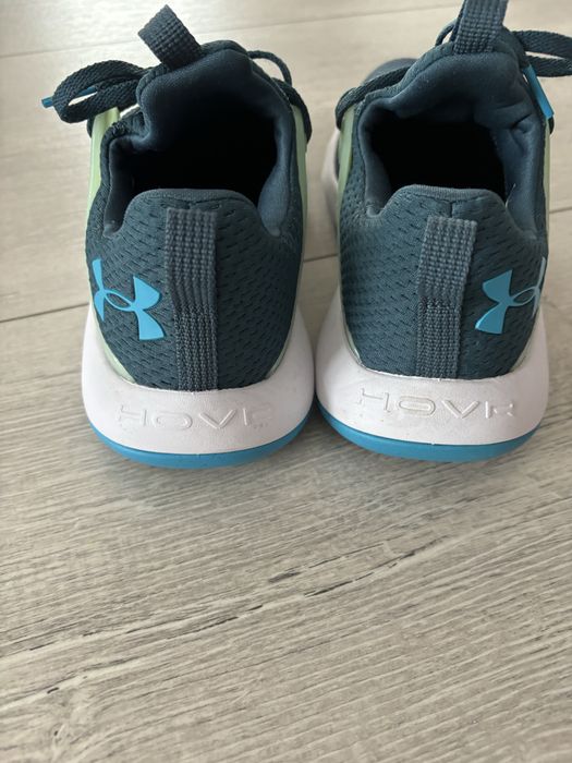 Vand pantofi sport Under Armour marimea 37