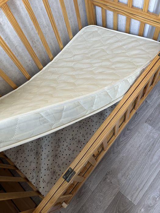 Продам детскую кроватку