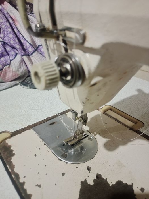 Тику машинаси. Кам ишлатилган. Холат яхши.