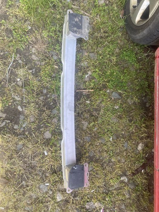 Задна греда под бронята Audi A6 C8