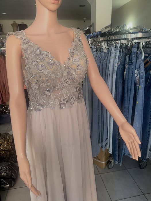 Официална рокля