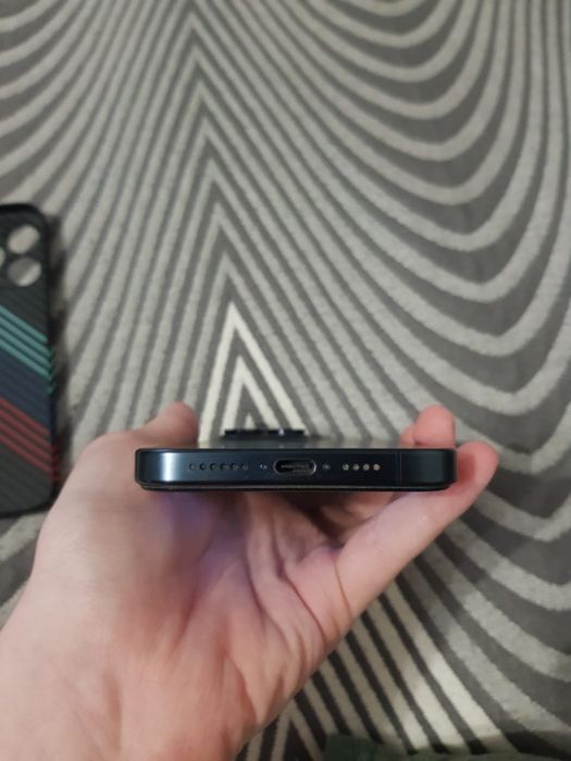 iPhone 15 pro max 256 gb eSIM