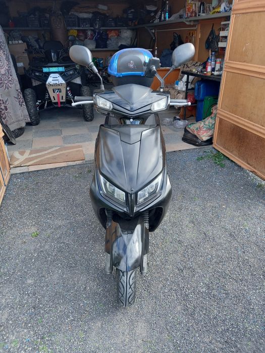 Продам скутер м8