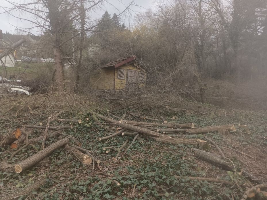 Почистване на парцели имоти дворове