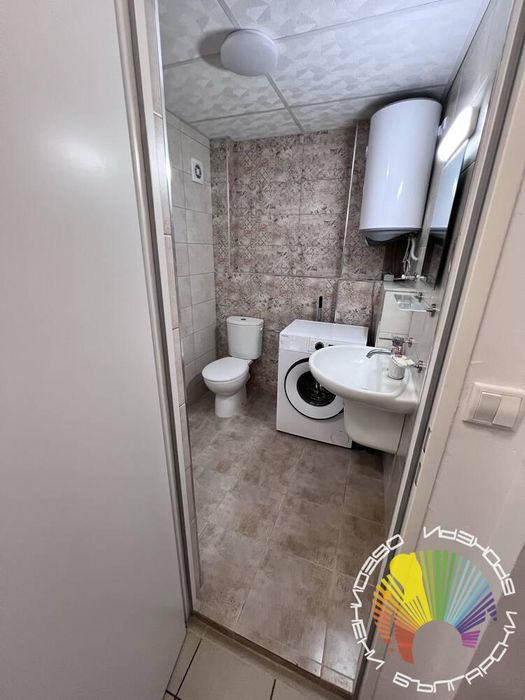 Дава се под наем Двустаен апартамент в Бургас, Лазур - 60 кв.м за 408 € - Снимка #4