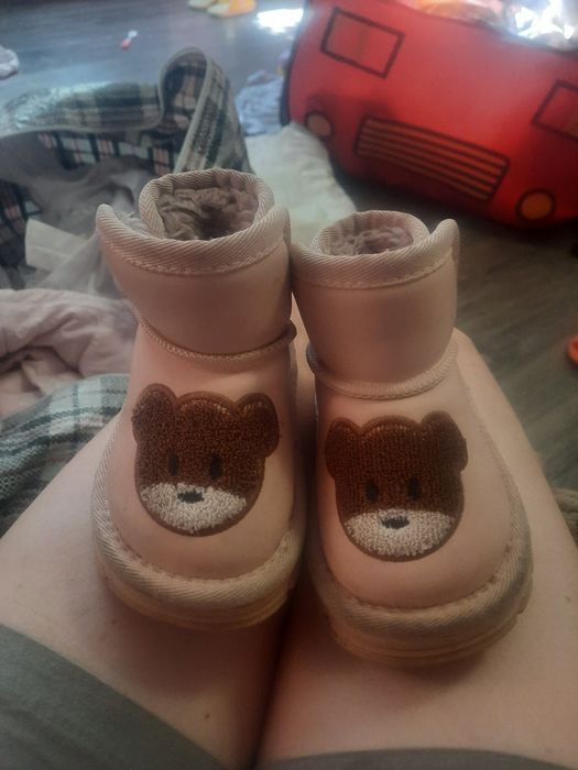 Продам обувь для девочки