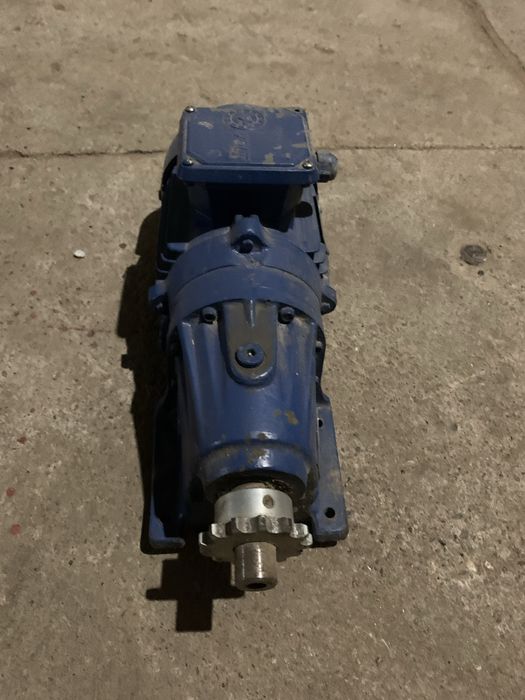 Vand motor electric cu reductor