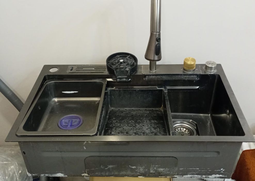 Мойка кухонная водопад