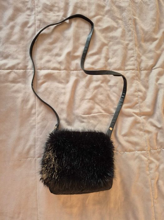 Отдам одежду разную