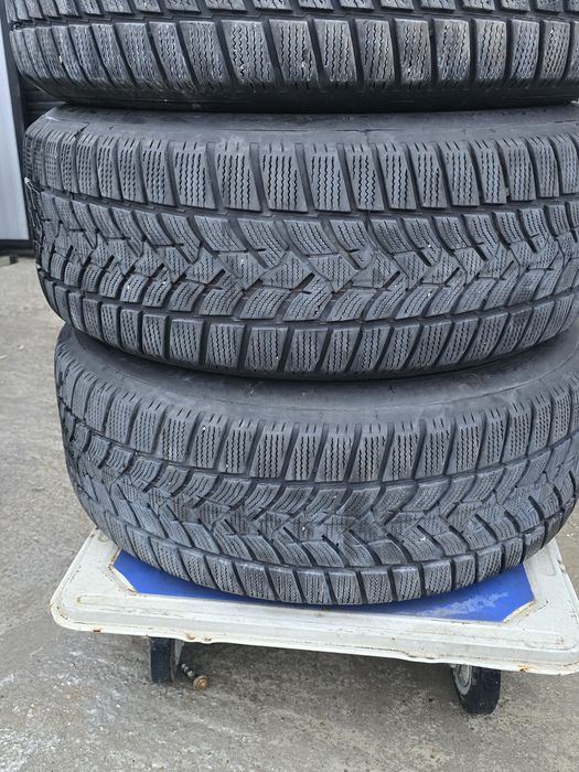 4 Броя Гуми 235/60/18 Dunlop 2x6mm 21DOT 2x5mm 20DOT